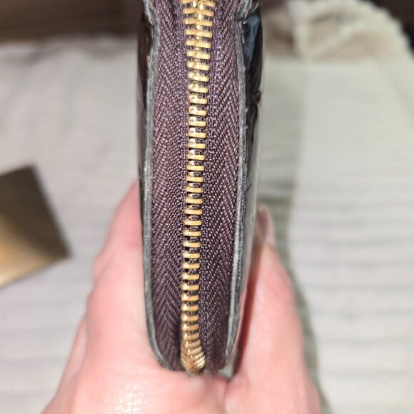 Authentic Louis Vuitton Vernis Zippy Wallet - Picture 3 of 11